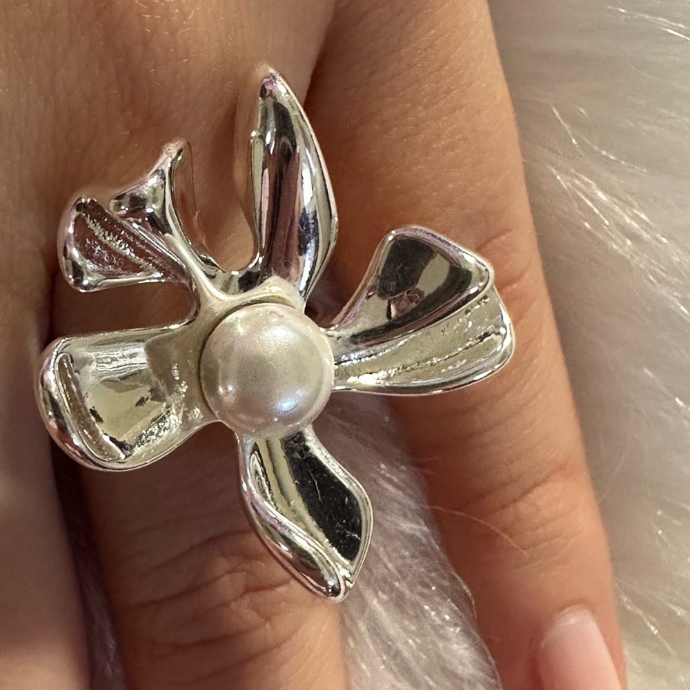 Silver Floral Ring with Pearl Centerpiece